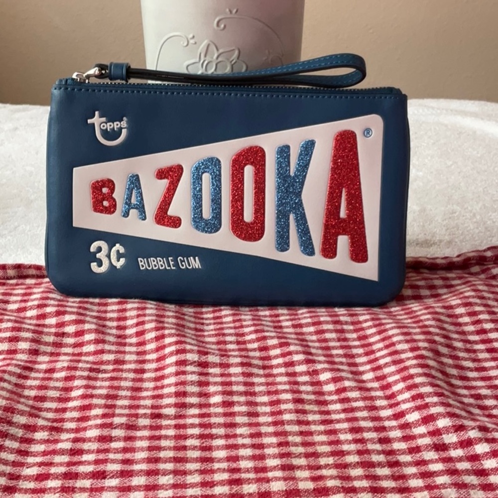 🍬 COACH BAZOOKA WRISTLET 🍬WITH BUBBLEGUM 🍬 - Picture 8 of 16